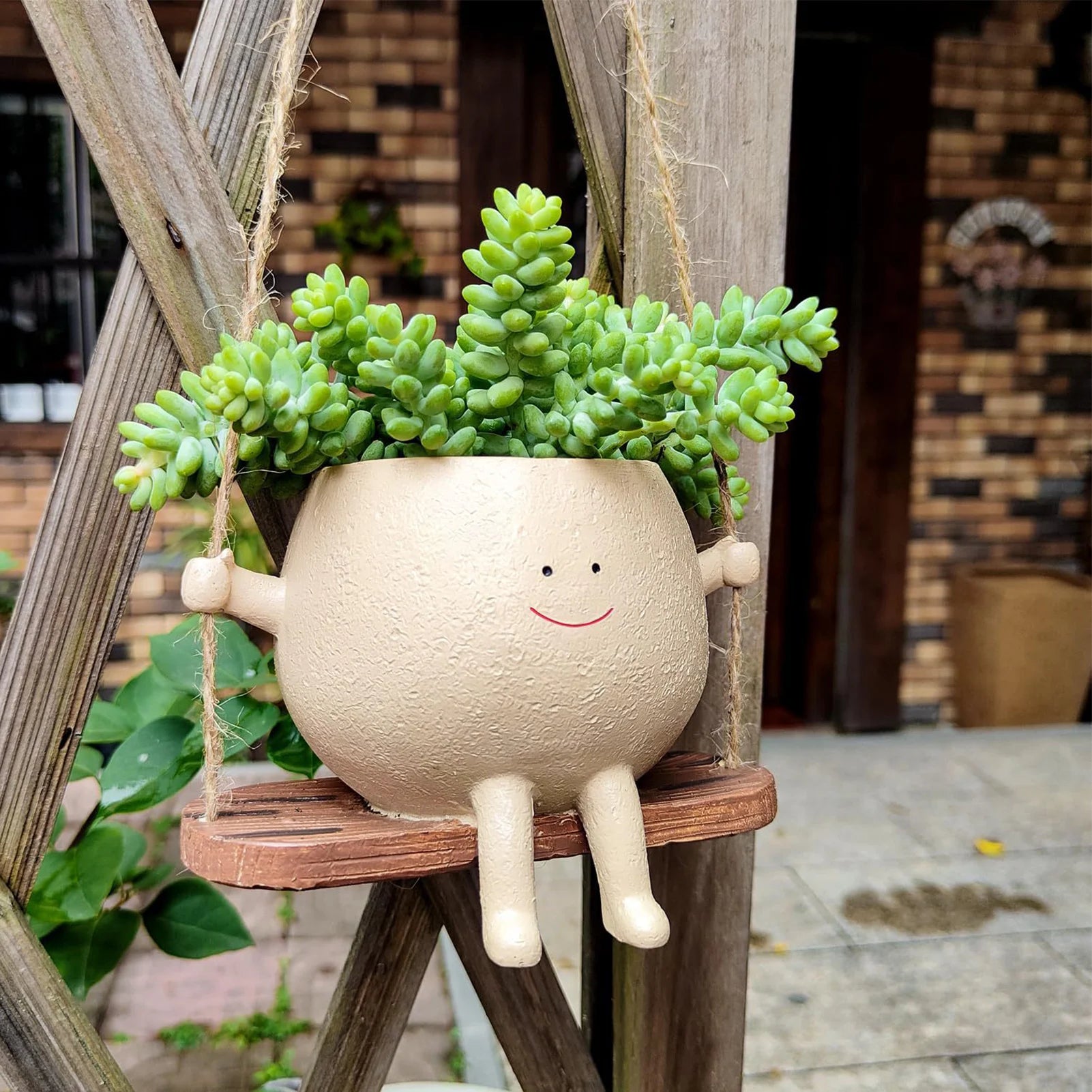 Cute Smiling Face Resin Swinging Flower Pot - homecomforts1